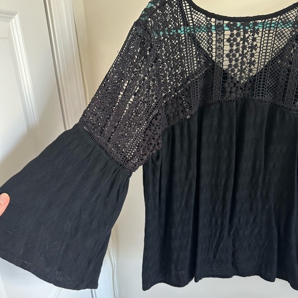 Farysays Women’s Top Lace CrochetV Neck Casual Loose Blouse - Picture 8 of 9